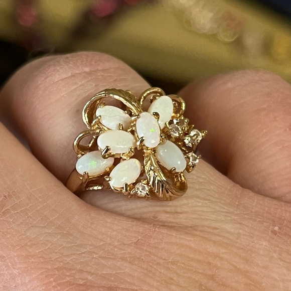 Vintage Opal Cluster Ring - Picture 7 of 11